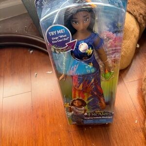 Disney Encanto Singing Isabela 11 inch Singing Madrigal What Else Can I Do Doll